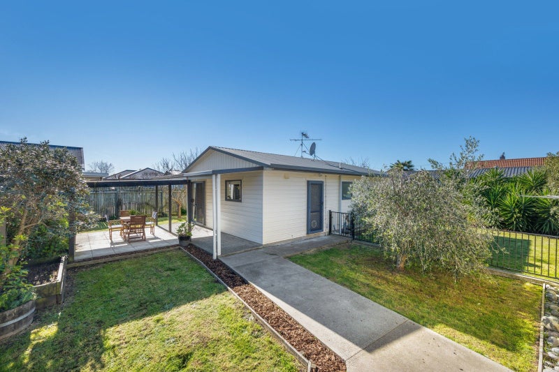 Image 1 of 20
