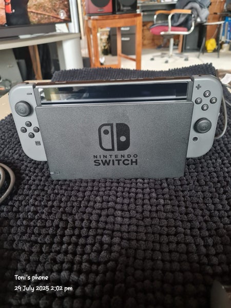 Nintendo Switch and Accessories63614780251522112