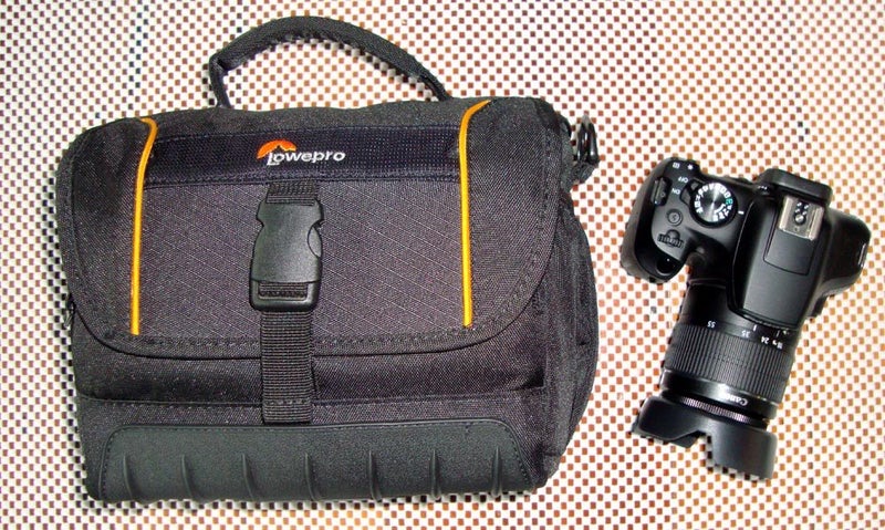 CANON EOS 1300D (Student Camera) - Virtually New!63616508207106111