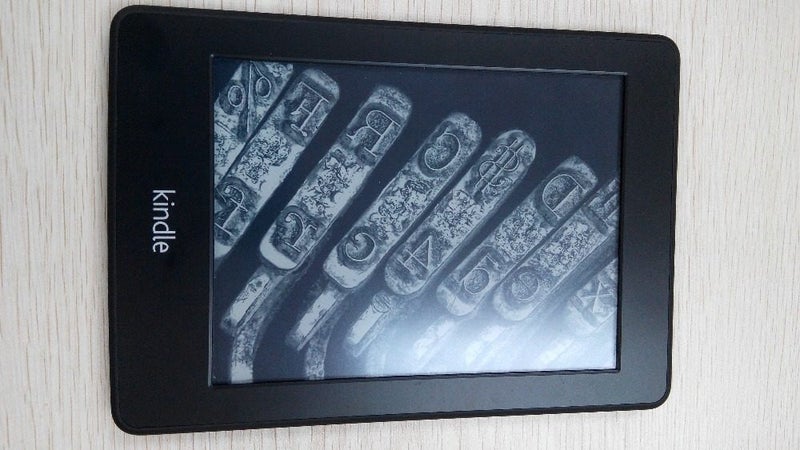Amazon kindle Paperwhite EY21 Carousel 2