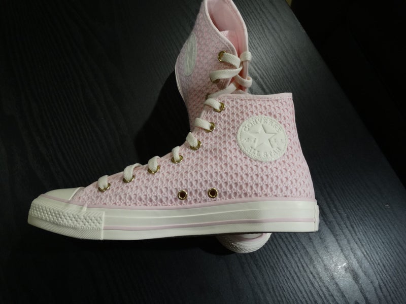 Converse Chuck Taylor High Tops. Size 8 US. Brand New. Carousel 1