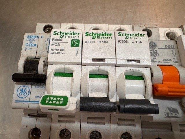 8 Assorted Circuit Breakers Carousel 3