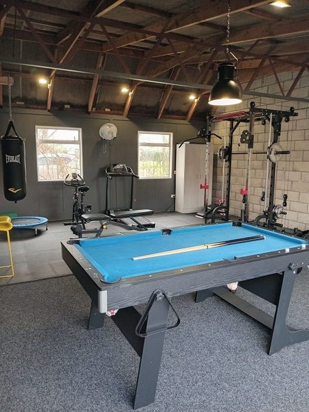 Awapuni, 6+ bedrooms64714274377601113