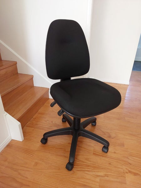 EOS Spectrum 3 Ergonomic Office Chair (Deep Cleaned) Carousel 1