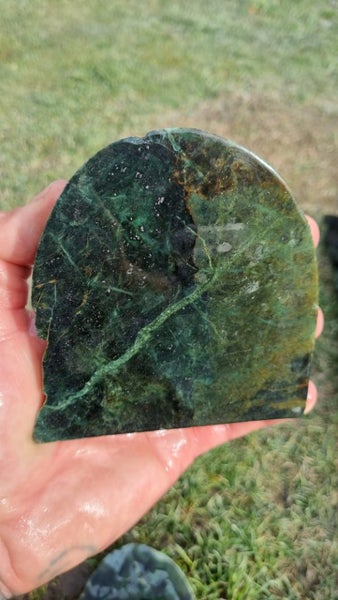Greenstone slab Carousel 1