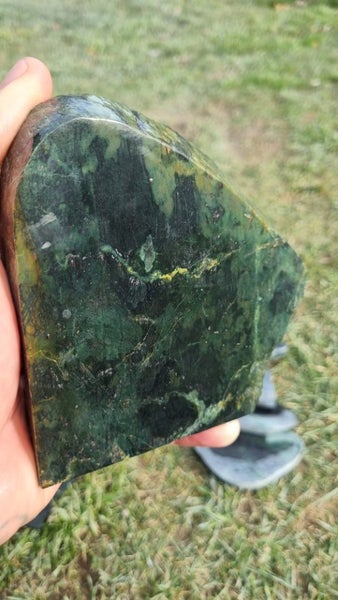 Greenstone slab Carousel 1
