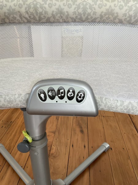 Halo BassiNest Swivel Sleeper Carousel 2