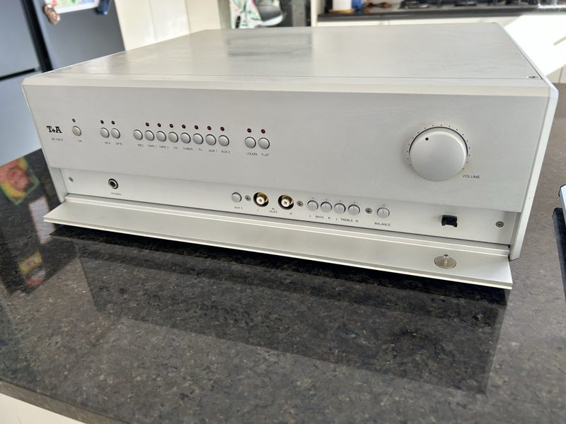 T+A Integrated Amplifier - German Powerhouse! Carousel 2
