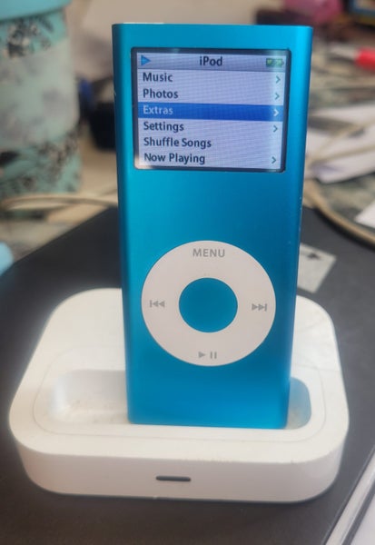 Apple iPod nano 2nd Gen. With charging dock and soft cover Carousel 1