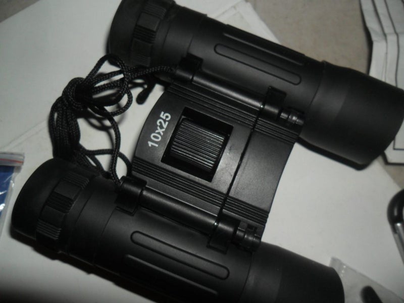 $1 RESERVE - FOLDING BINOCULARS - NEW Carousel 2