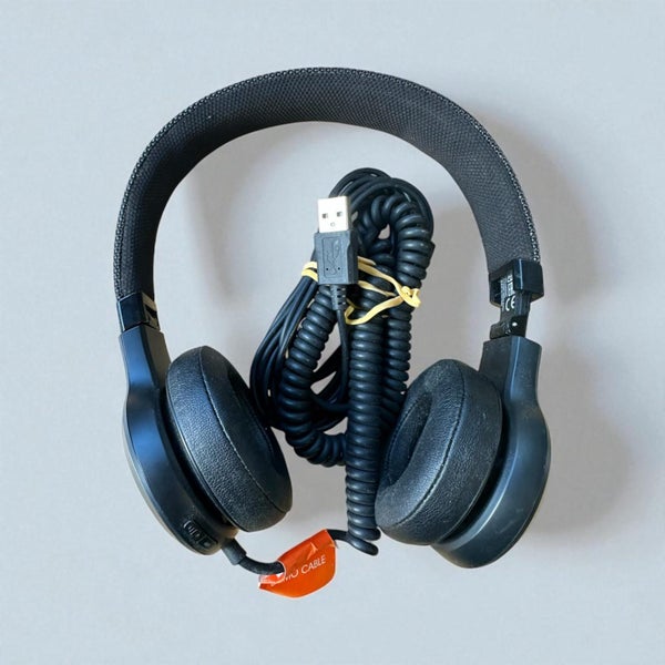 JBL LIVE 400BT, On-Ear Wireless Headphones Carousel 1