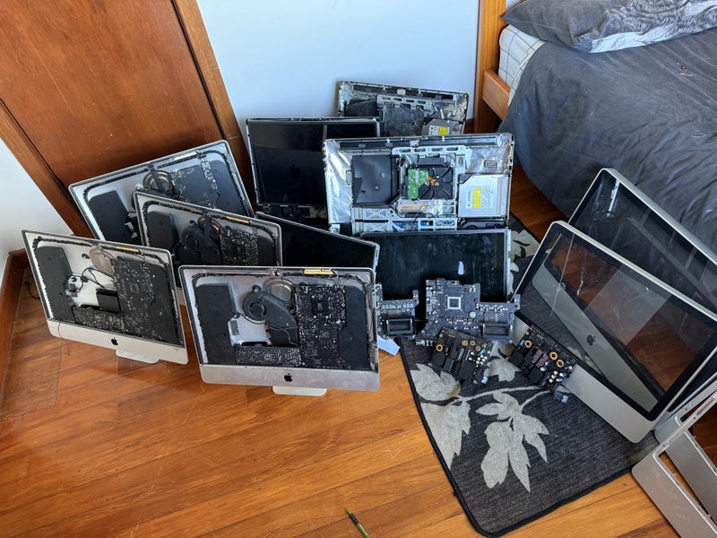 iMac Parts Everything In Picture Carousel 1