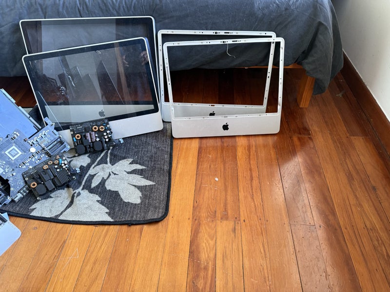 iMac Parts Everything In Picture Carousel 3
