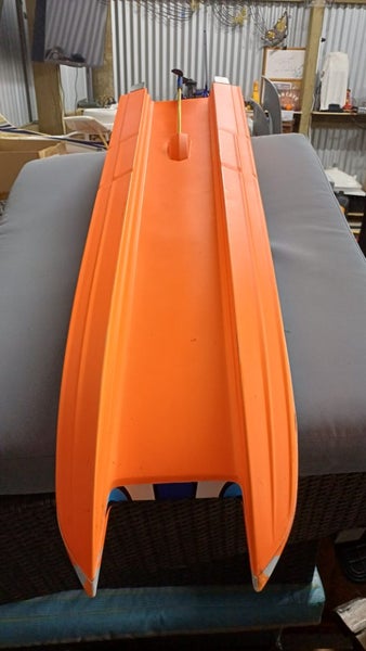 Traxxas RC wide body catamaran Carousel 6