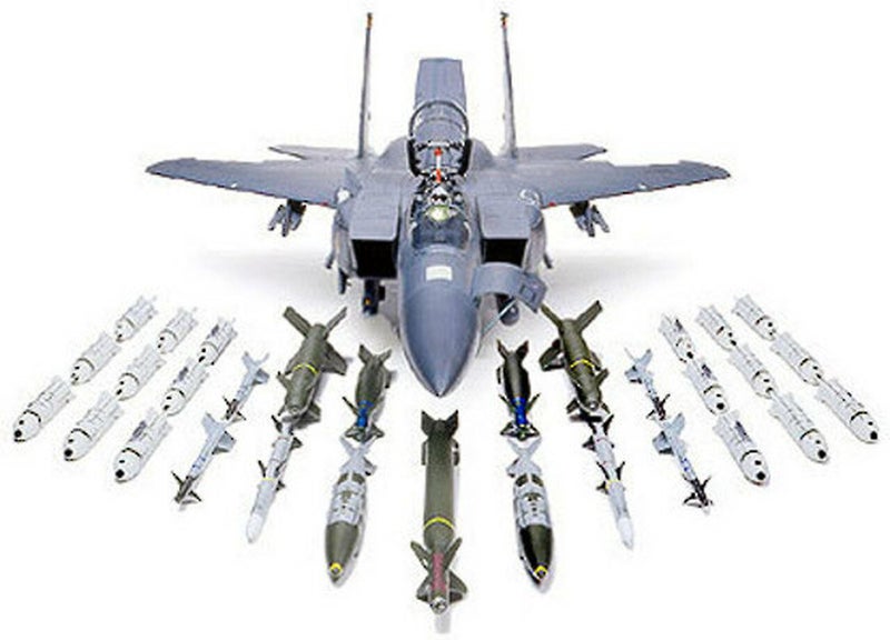 Tamiya 1/32 Boeing F-15E Strike Eagle w/Bunker Buster [60312] Carousel 2