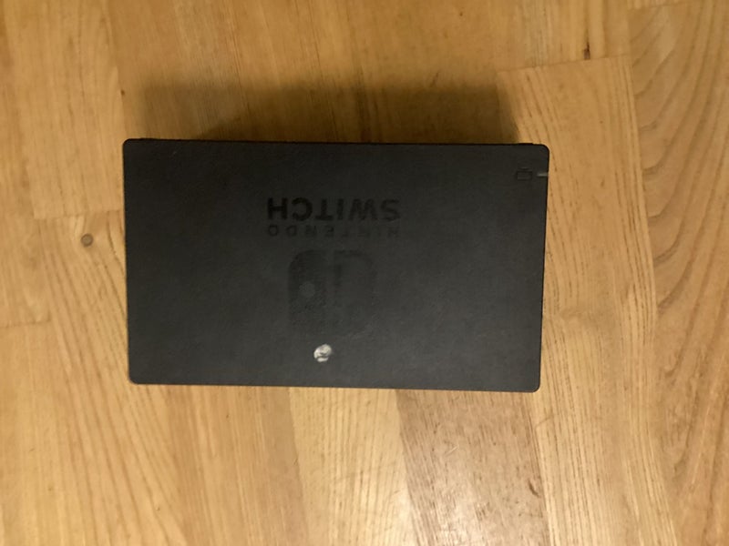 Nintendo Switch w/ Dock, Pro Controller & Protective Case – Excellent Condition63614942894339114