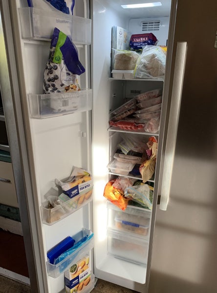 Side by Side Fridge Freezer 584 Litres Carousel 4