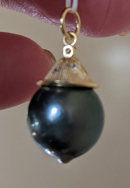 Stunning 11.5x12mm Tahitian Sea Peacock Black Green Pearl Pendant Carousel 10