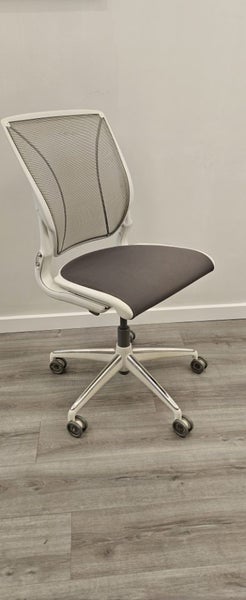 Humanscale Different World Task Chair Carousel 1