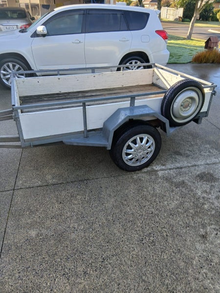 Trailer Carousel 3