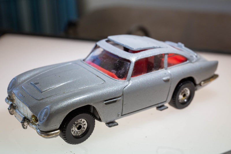 Aston Martin 007 Corgi toy Carousel 1