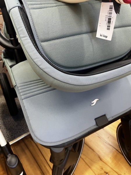 The Jiffle Wagon 6 in 1 and Wagon Seat - Ex floor Display Carousel 2