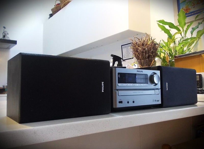 Stylish, Warm SOUND !!.."ALL in ONE" MICRO set Philips DCB 2020 + its Speakers Carousel 1