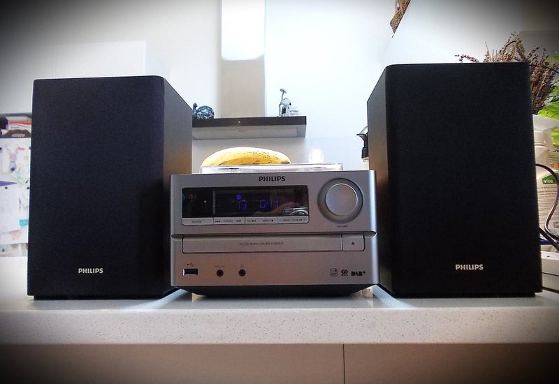 Stylish, Warm SOUND .."ALL in ONE" MICRO set Philips DCB 2020 + Spkrs + remote Carousel 2