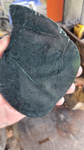 Greenstone slab Carousel 1