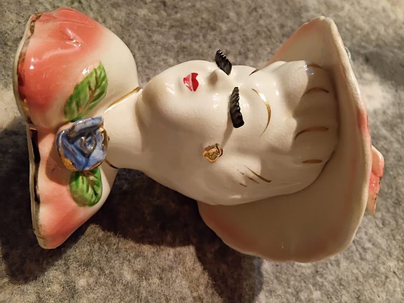 Vintage head vase Carousel 10