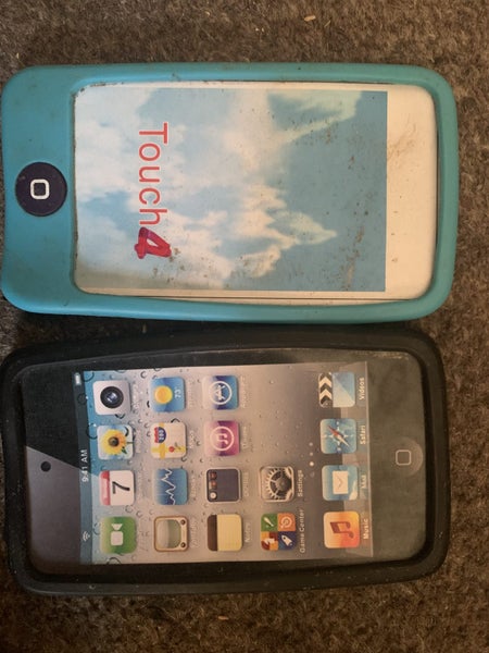 2x iPod touch 4 covers Carousel 1