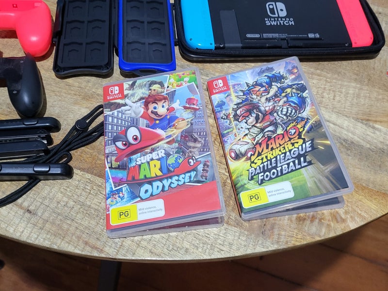 Nintendo switch MEGA BUNDLE - 2 games, 6 controllers and many accessories63614972532866112