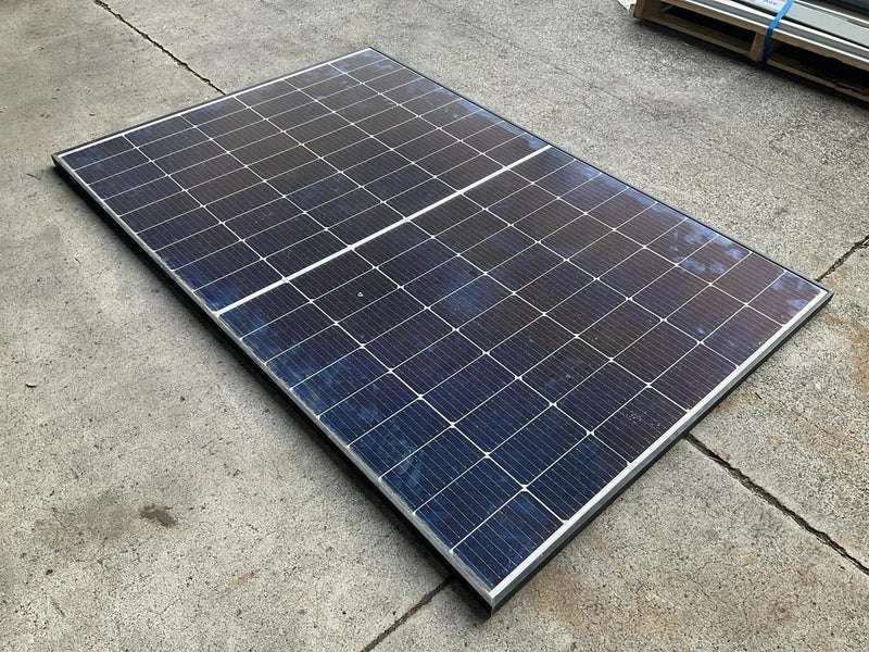 Solar Panels 1720x1130 (8x) Carousel 2