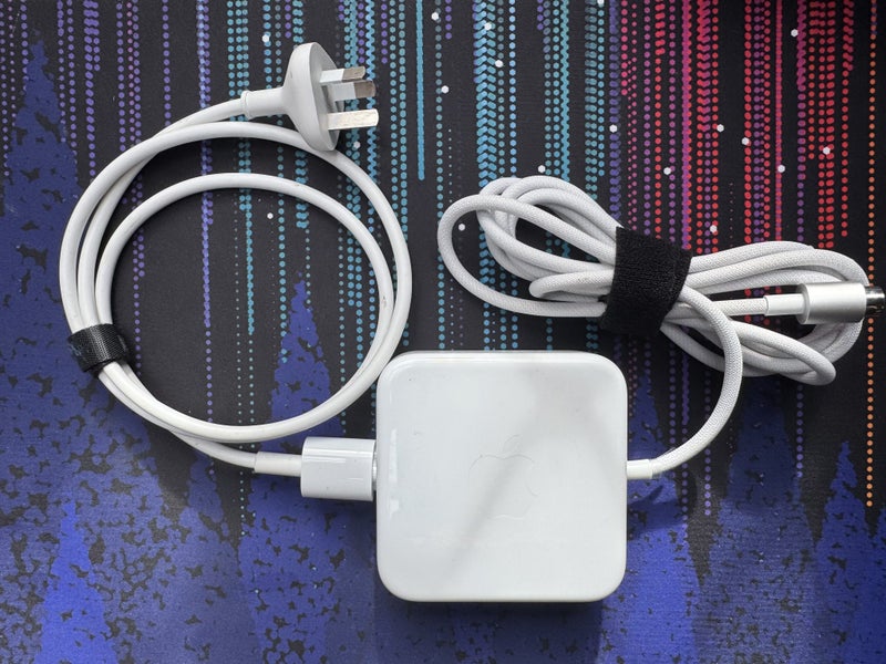 Genuine Original Apple iMac Power Adapter M1 M3 (A2290) 143W (White/Silver) Carousel 1