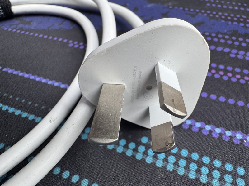 Genuine Original Apple iMac Power Adapter M1 M3 (A2290) 143W (White/Silver) Carousel 4