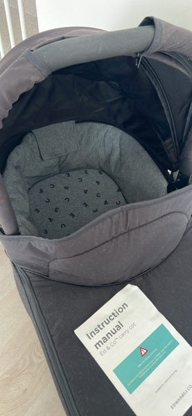 Edwards and co carry cot Carousel 4