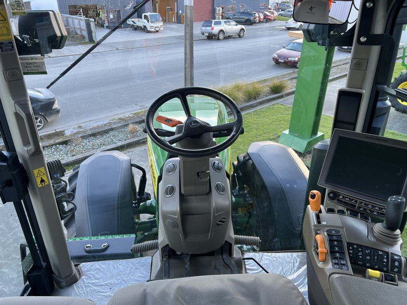 John Deere 8R 310 Carousel 16