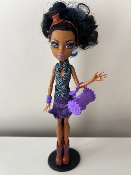2012 Monster High Robecca Steam Doll Dance Class Carousel 2