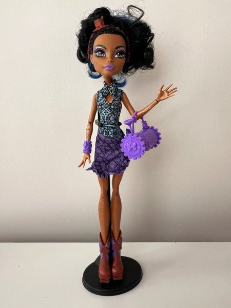 2012 Monster High Robecca Steam Doll Dance Class Carousel 1