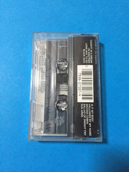 Alice Cooper: Love It To Death (Cassette) Carousel 2