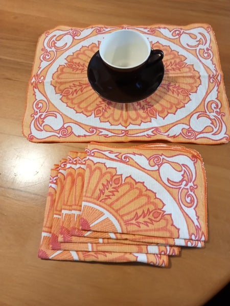 Cool retro set of 6 napkins Carousel 1