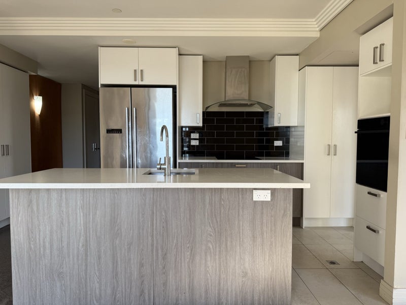 Beautiful Kitchen for sale Carousel 1