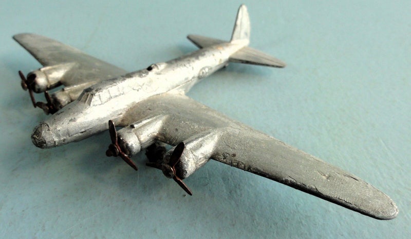 Dinky Toys WW2 Boeing Flying Fortress Aircraft Carousel 1