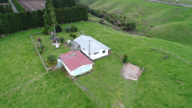 Image 3 of 25
