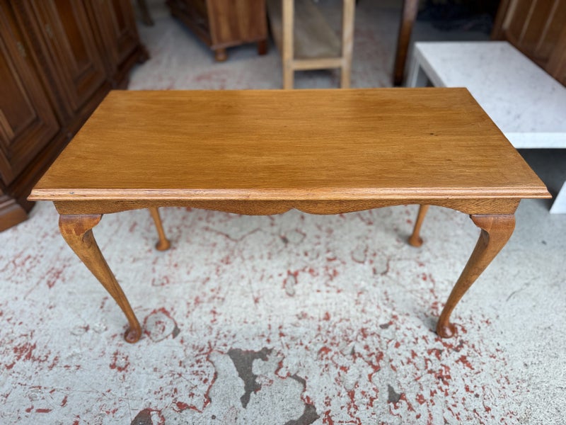 A Vintage Solid Oak Cabriole Legs Coffee Table Carousel 1