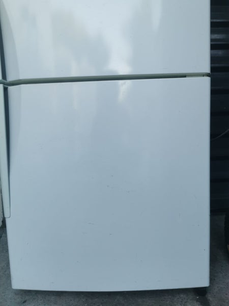 Westinghouse 400L Fridges Freezer Carousel 2