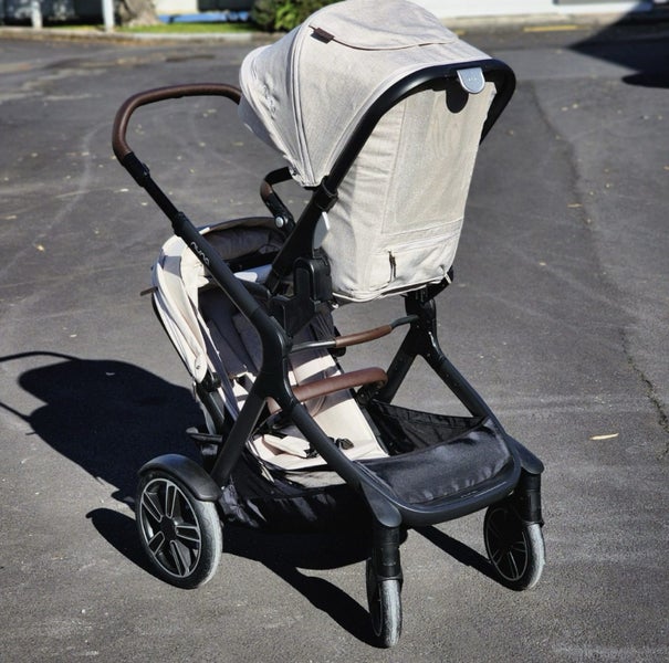 Nuna Demi Next with Sibling Seat - AS NEW Carousel 2