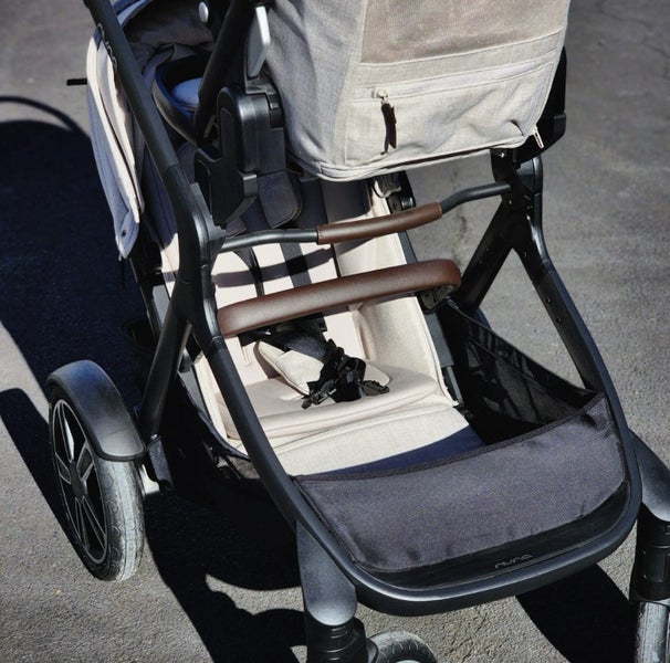 Nuna Demi Next with Sibling Seat - AS NEW Carousel 6