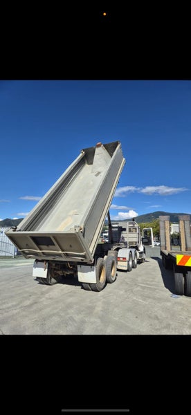 Adam & Currie 2axle asphalt tipulator63612883030529110