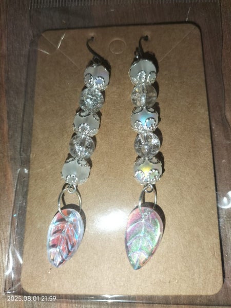 Frosted and Crackle Glass Bead Earrings(Clear). Carousel 1